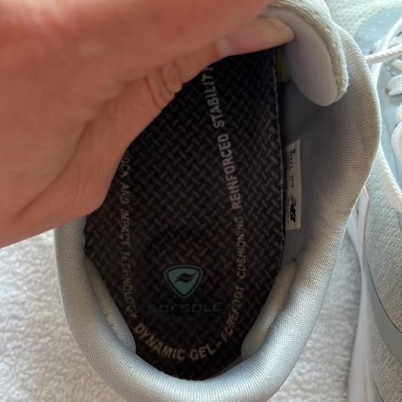 New Balance 711 Gray and White Shoes with Sofsole - Picture 11 of 12